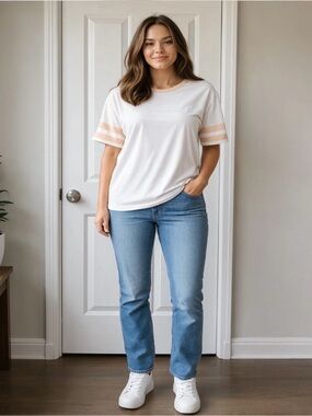 Forever 21 White Tee with Peach Trim Short Sleeve